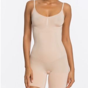 Spanx oncore mid thigh bodysuit, m